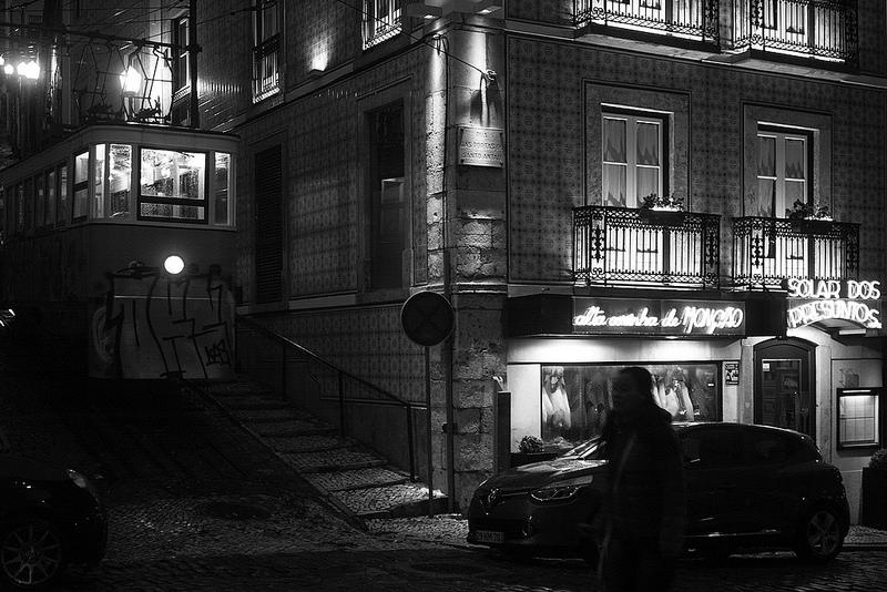 15911350072 8ec4589db5 c 1 - Escenas urbanas vistas en Lisboa, Noviembre 2014