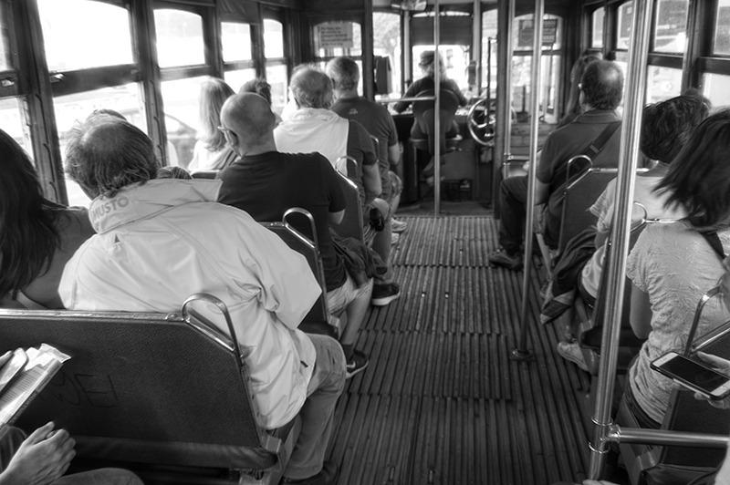 Lisboa8 zpsfq6qvw9z 1 - Lisboa, la vida dentro de un tranvía.